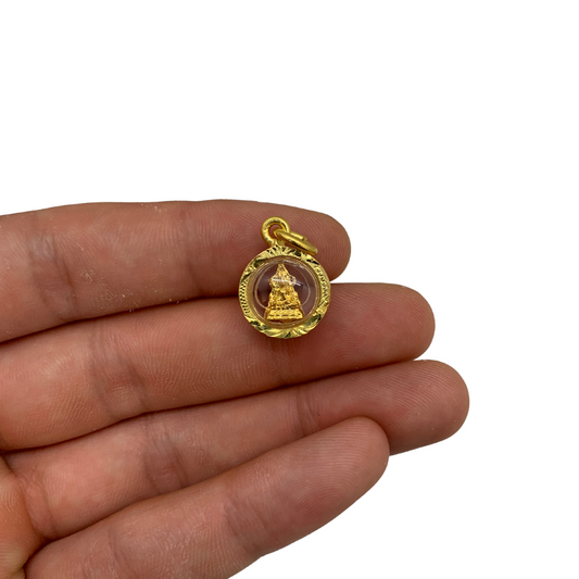 Amulette Thaï en verre ronde Bouddha position Bhumisparsha mudra couleur doré