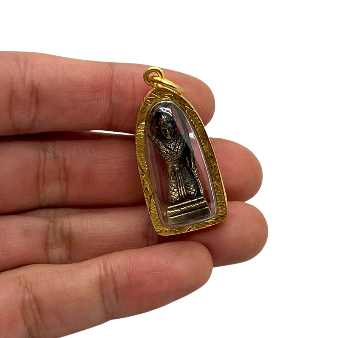 Amulette en verre Phrae Mae Thorani couleur bronze