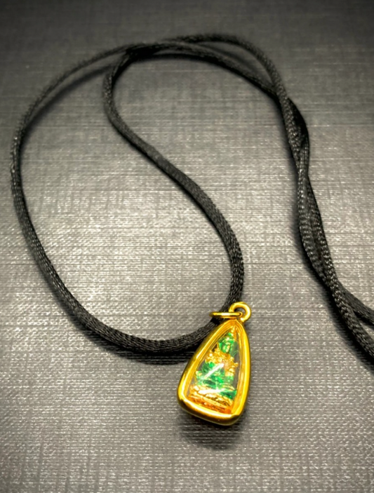 Collier traditionnel amulette Bouddha Emeraude (Phra Kaeo Morakot)