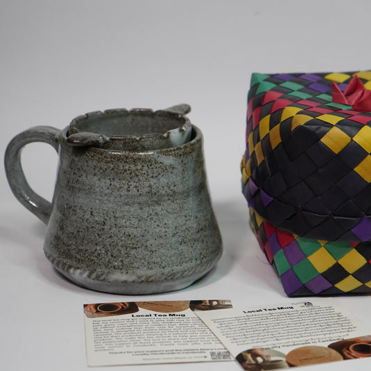 Set tasse et infuseur en argile du Cambodge par Hattha Neary - Handle