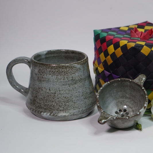 Set tasse et infuseur en argile du Cambodge par Hattha Neary - Handle