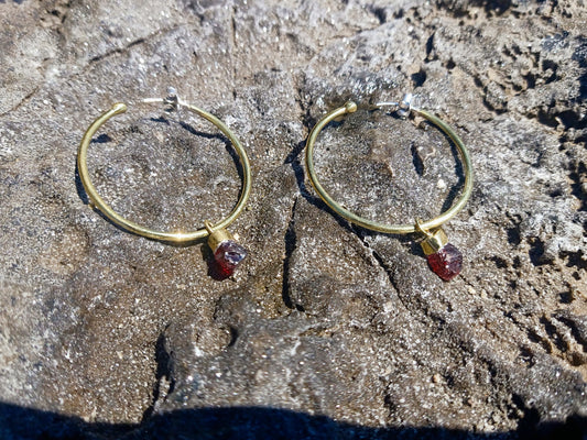 Boucle d'oreille Grenat Rouge par Ammo