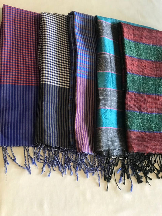 Foulard en Soie Fine de Krama Tissé à la Main