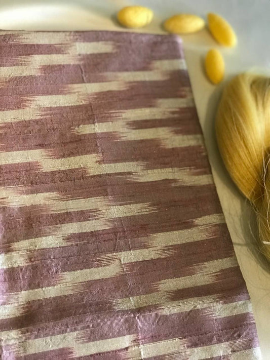 Foulard Ikat en Soie Dorée Tissé à la Main avec Teinture Naturelle