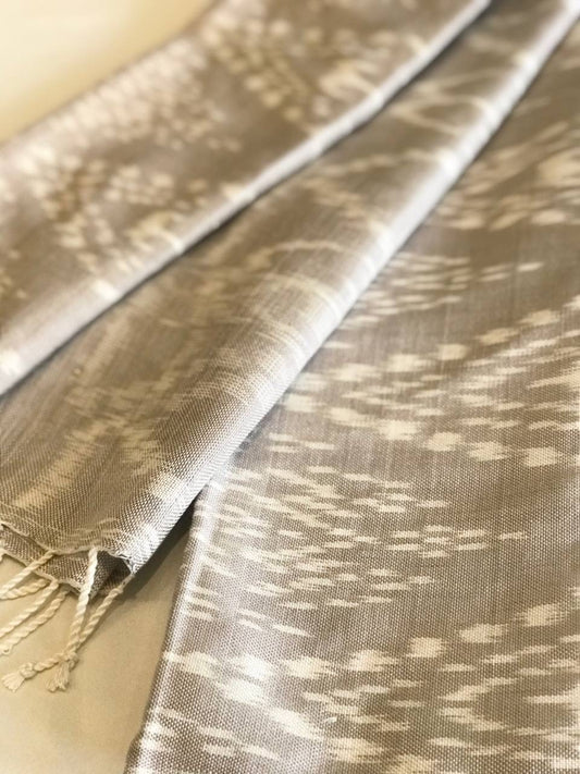 Foulard Ikat en Cotton Tissé à la Main avec Teinture Naturelle