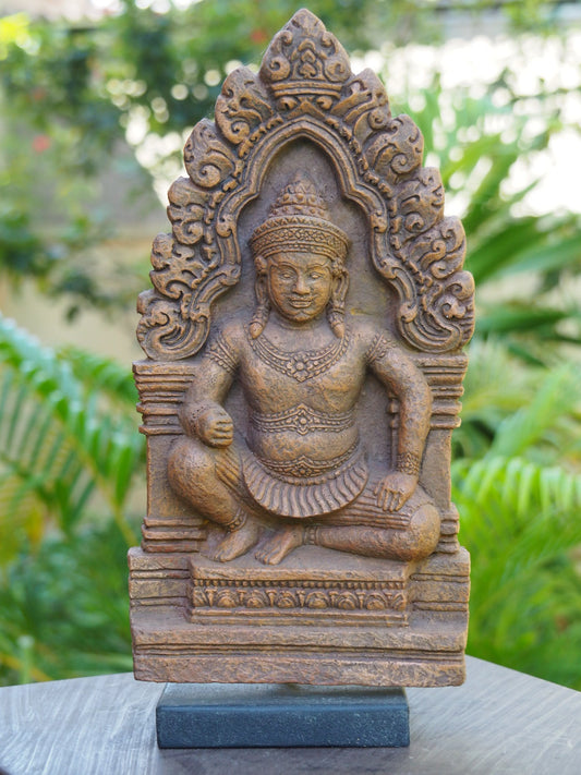 Kneeling Guardian par Jayav Art