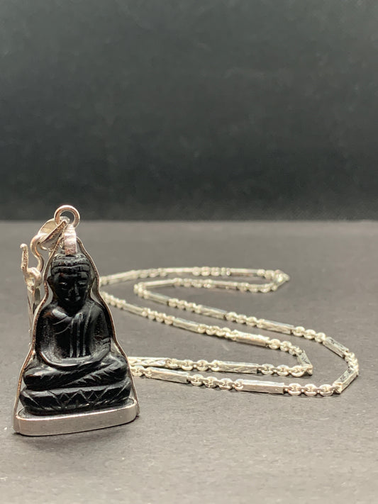 Pendentif Bouddha en posture Dhyana Mudra Onyx et Argent