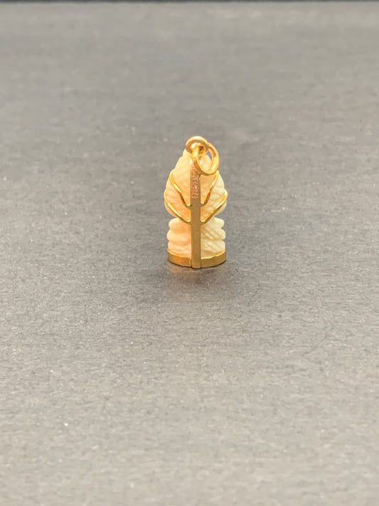 Pendentif Bouddha couleur Ivoire orné d'Or 14 carats