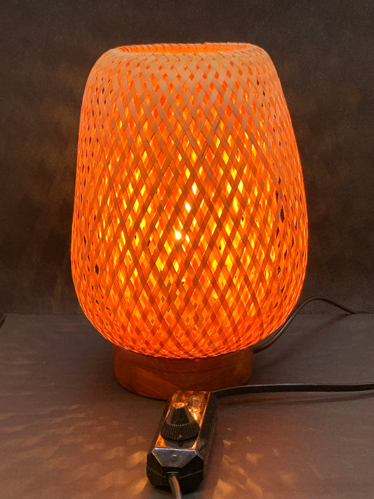 Lampe en bambou tressé (19 x 12 cm)