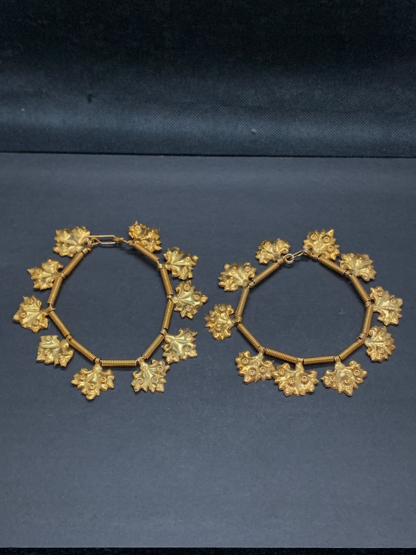 Paire de Bracelets pétales poignets pour tenue traditionnelle Khmère, Thaï ou Lao