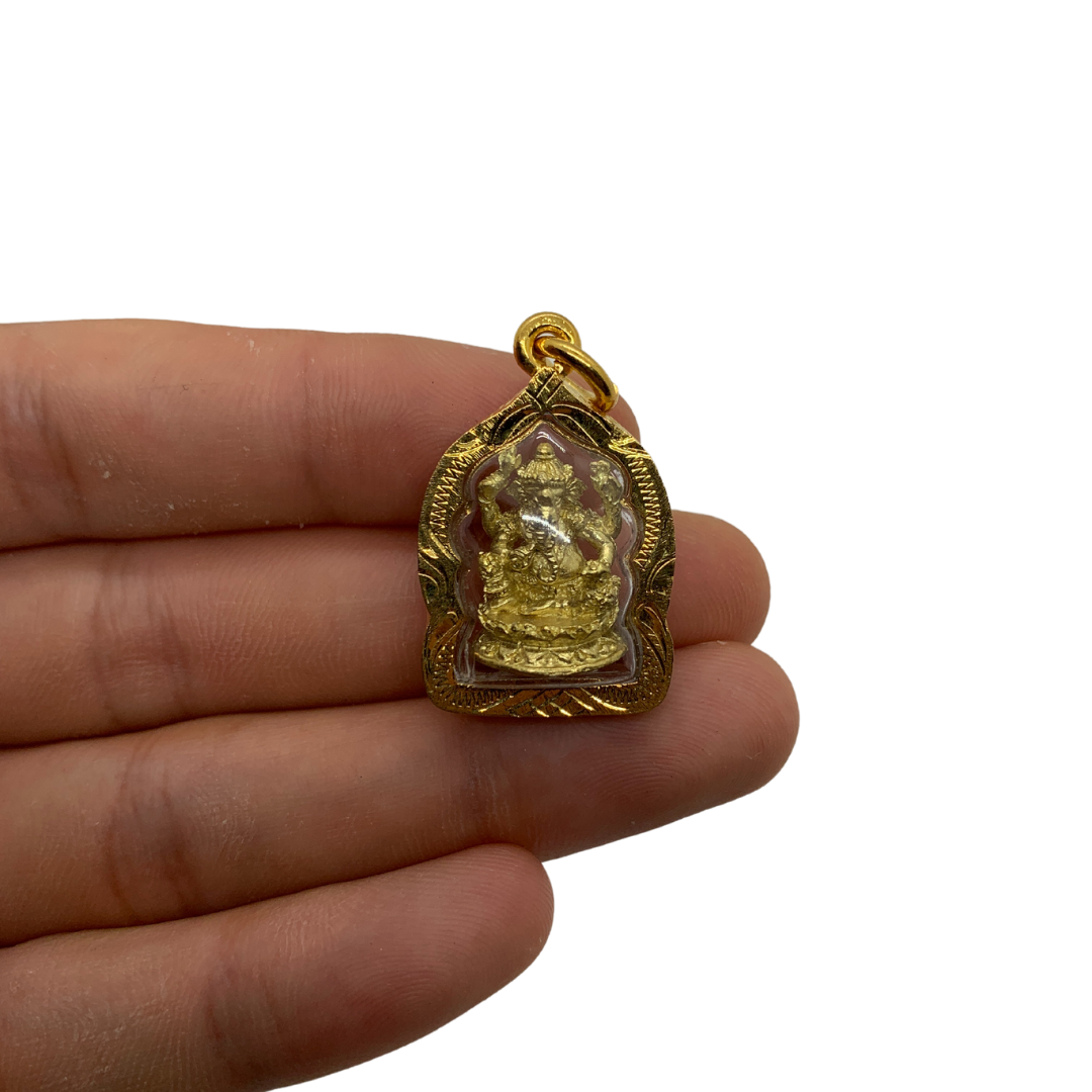 Moyenne amulette Thaï en verre Vishnu couleur doré