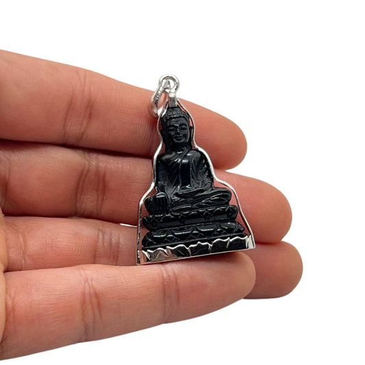 Pendentif Bouddha en posture Bhumisparsa Mudra Onyx et Argent