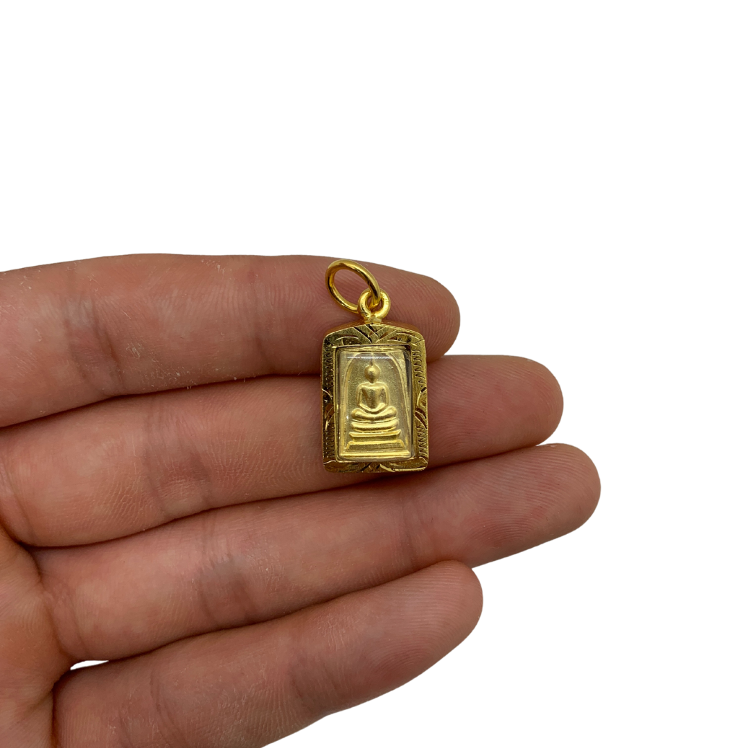 Petite amulette Thaï en verre Bouddha position Dhyani mudra couleur doré
