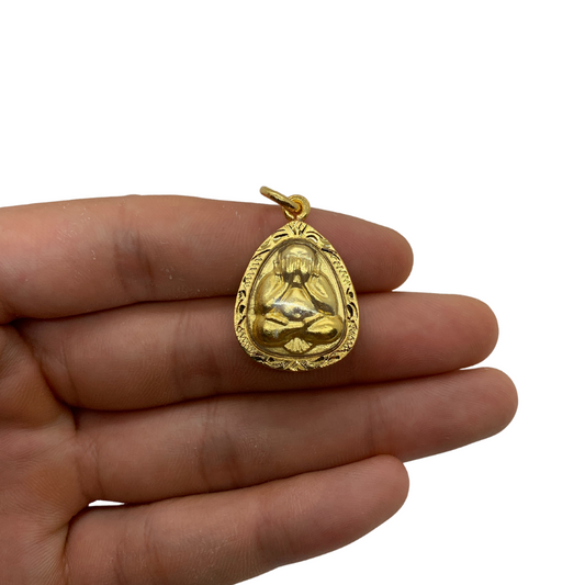 Petite amulette en verre Thaï Phra Pïdta couleur doré