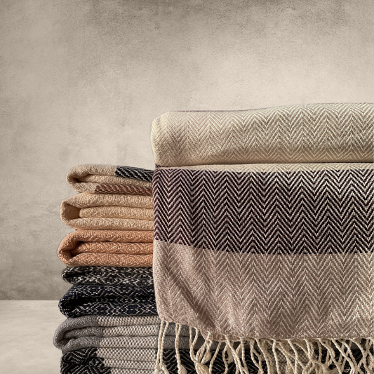 Plaid en coton tissé fait main bicolore beige marron taupe 120 x 240 cm par Artisans du Mékong