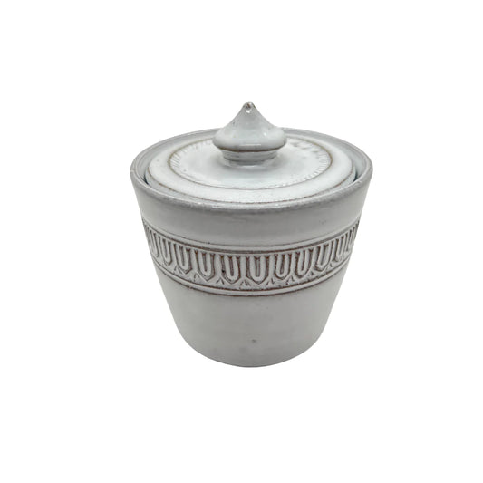 Pot "Banteay Mean Chey" avec son couvercle à motifs en céramique du Cambodge fait à la main couleur blanche