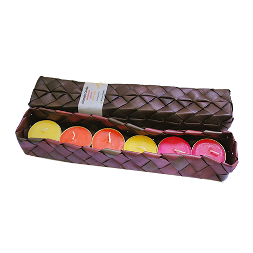 Pack de 6 bougies avec boîte tissé en feuille de palmier par Senteurs d'Angkor