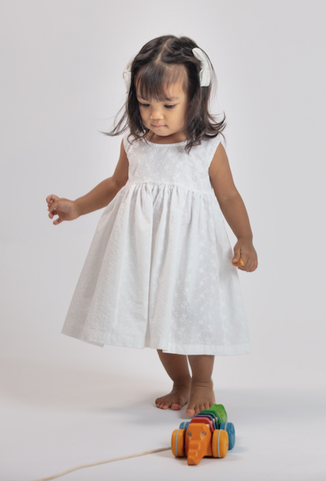 Robe sans manches Frankie brodée en blanc enfant (3-24 mois)