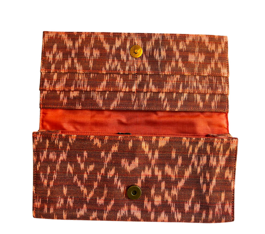 Pochette en soie cambodgienne bordeaux par Cambodia Art Scarf