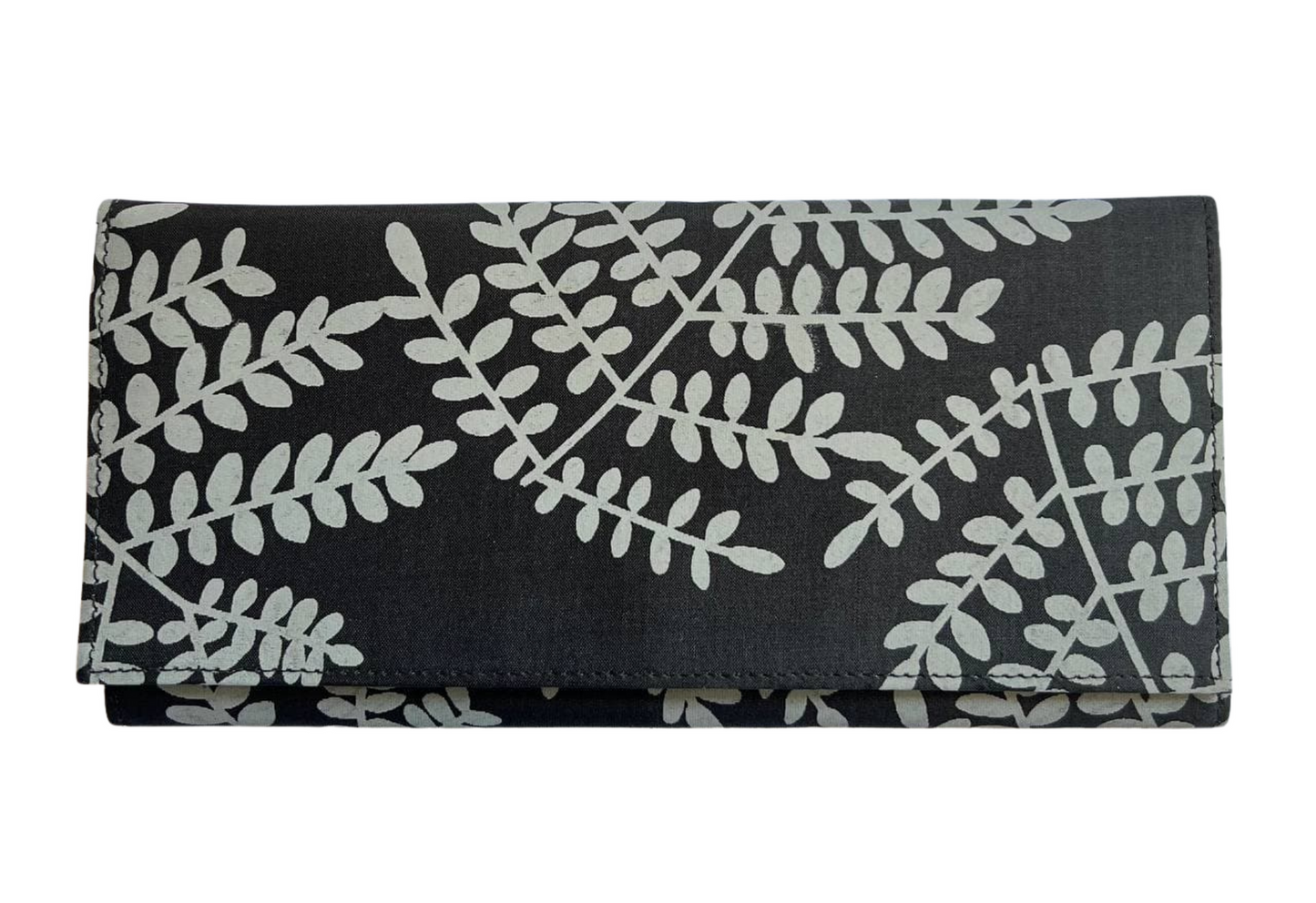 Pochette en soie cambodgienne noir aux motifs Acacia par Cambodia Art Scarf