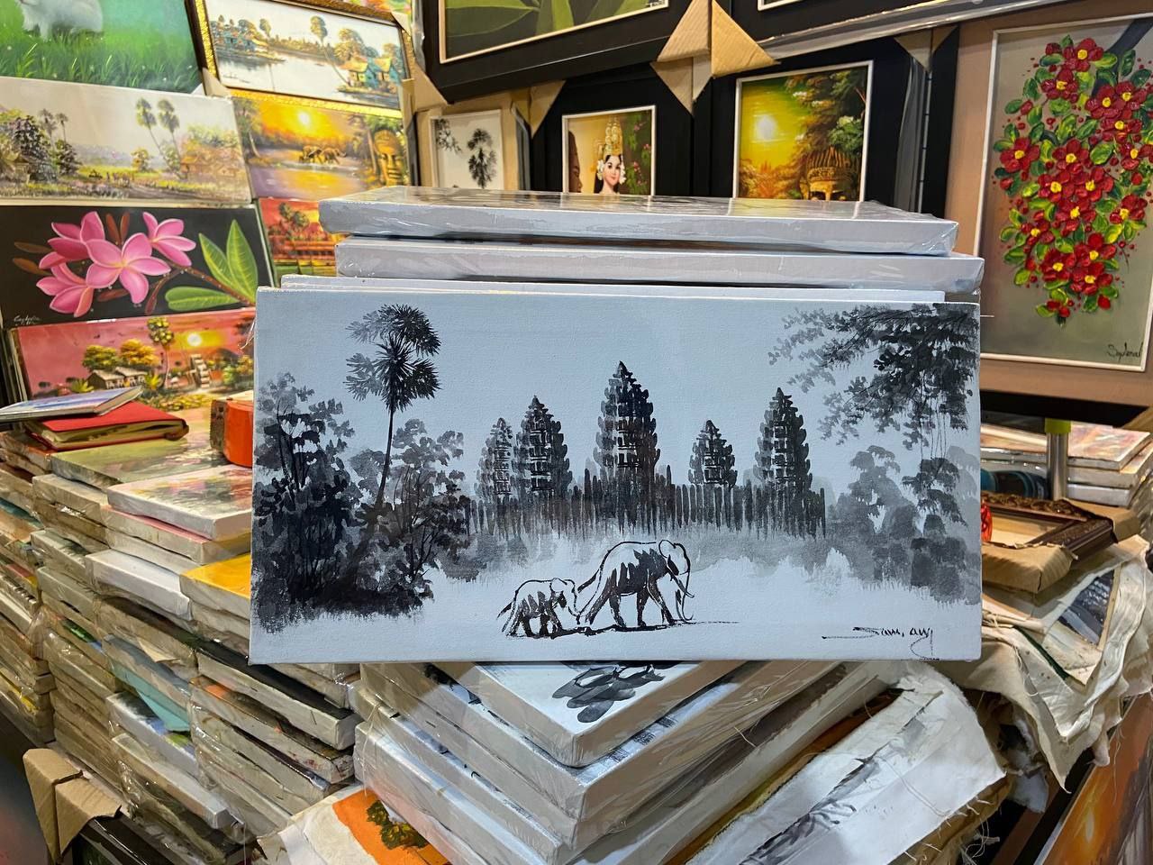 Tableau Balade famille Eléphant à Angkor Wat 40 x 20 cm Noir et blanc (avec châssis)