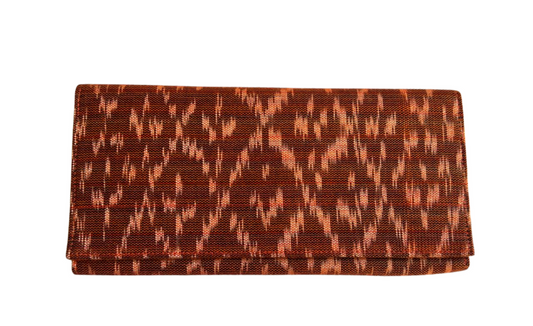 Pochette en soie cambodgienne bordeaux par Cambodia Art Scarf